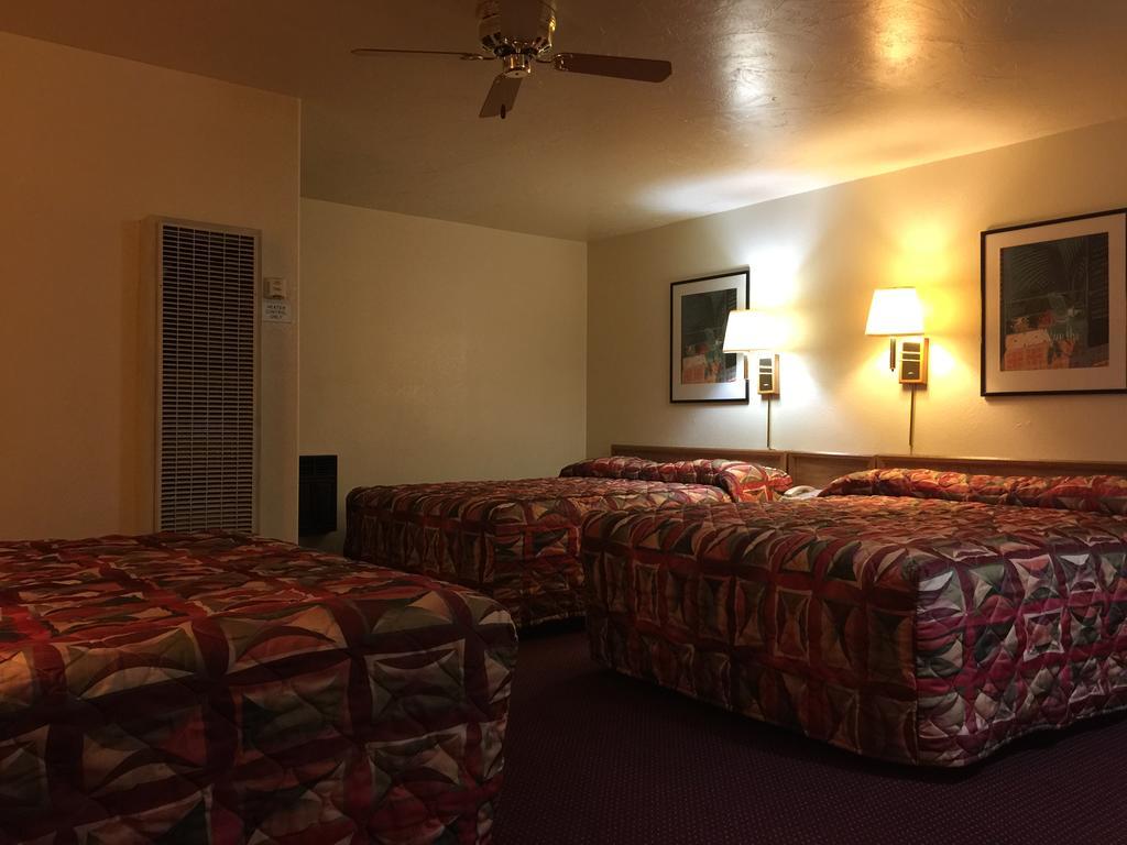 Kiva Motel Шоу Лоу Екстериор снимка