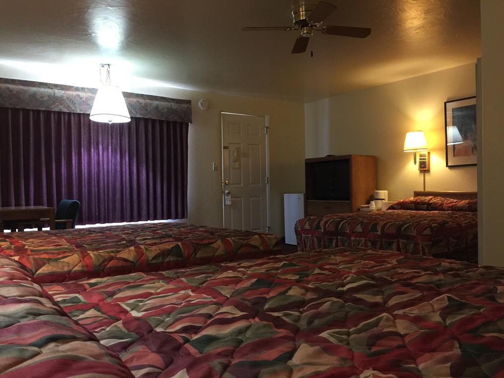 Kiva Motel Шоу Лоу Екстериор снимка