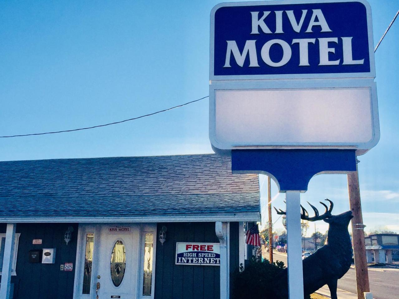 Kiva Motel Шоу Лоу Екстериор снимка